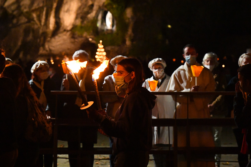 PROCESSION MARIALE AUX FLAMBEAUX DU 8 OCTOBRE 2020