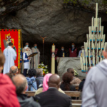 Méditation du chapelet à la Grotte