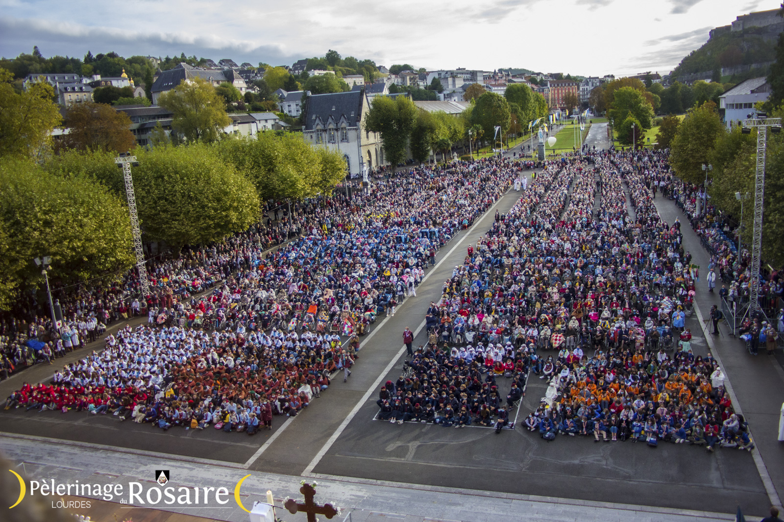 IMG_4390-_foule-esplanade