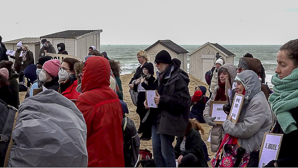 Faut-il se taire pour annoncer le Christ ? Aux portes de la Manche, Calais est chaque jour le théâtre de drames humains