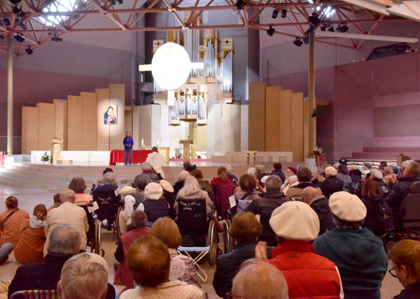 Elles ont lieu les mercredi, jeudi et vendredi à 11h00, à 14h et à 15h15 à l’Eglise Sainte Bernadette