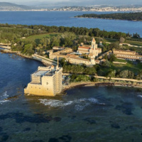 AVEC CEUX QUI SE (RE)CONSTRUISENTLa renaissance des chapelles