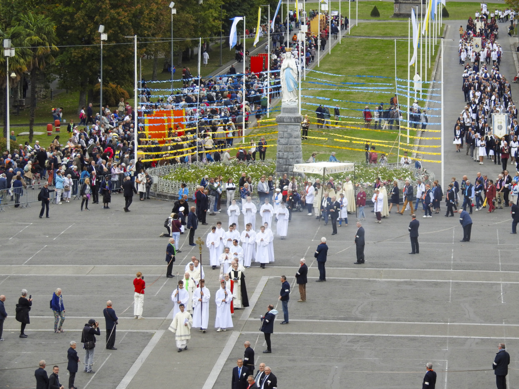 Procession eucharistique - Jeudi 5 octobre 2023