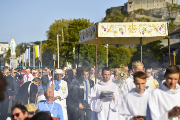 Procession eucharistique - Mercredi 4 octobre 2023