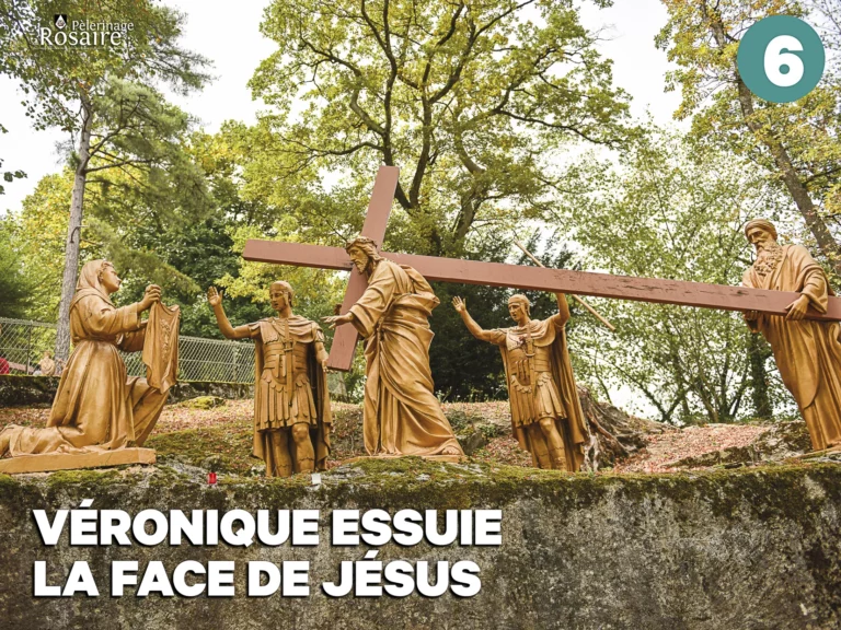 Station 6 : Véronique essuie le visage de Jésus